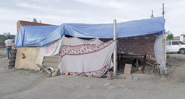 A tent camp in the Dagestani village of Kullar. Screenshot of the video by the "Caucasian Knot" A tent camp in the Dagestani village of Kullar. Screenshot of the video by the "Caucasian Knot"