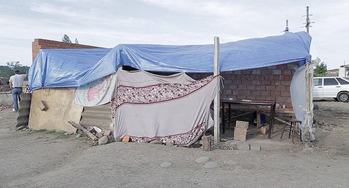 A tent camp in the Dagestani village of Kullar. Screenshot of the video by the "Caucasian Knot" A tent camp in the Dagestani village of Kullar. Screenshot of the video by the "Caucasian Knot"