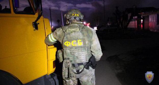 Special forces agent. Photo: press service of the National Antiterrorist Committee, http://nac.gov.ru/kontrterroristicheskie-operacii/v-tyumeni-neytralizovany-bandity-svyazannye-s.html#&gid=1&pid=3 Special forces agent. Photo: press service of the National Antiterrorist Committee, http://nac.gov.ru/kontrterroristicheskie-operacii/v-tyumeni-neytralizovany-bandity-svyazannye-s.html#&gid=1&pid=3