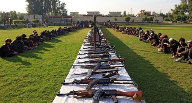 Disarmed members of IS*. Photo: REUTERS /Parwiz Disarmed members of IS*. Photo: REUTERS /Parwiz