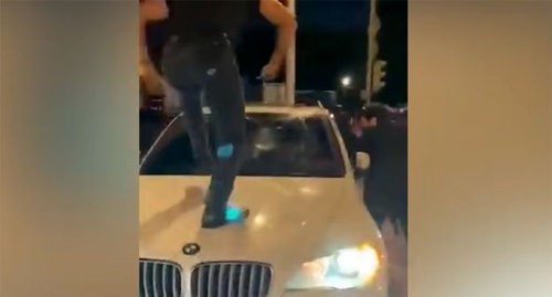 The participants of clashes between natives of Armenia and Azerbaijan in Moscow. Screenshot of the video by RBC https://www.youtube.com/watch?v=KuSua39w3lA The participants of clashes between natives of Armenia and Azerbaijan in Moscow. Screenshot of the video by RBC https://www.youtube.com/watch?v=KuSua39w3lA
