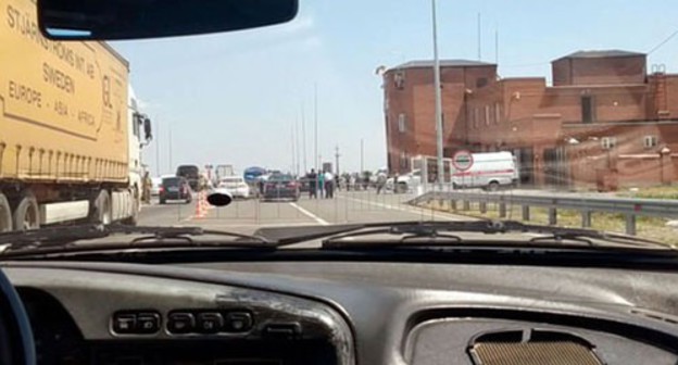 Checkpoint on the Chechen-Ingush border. Photo by Umar Yovloi for the Caucasian Knot Checkpoint on the Chechen-Ingush border. Photo by Umar Yovloi for the Caucasian Knot