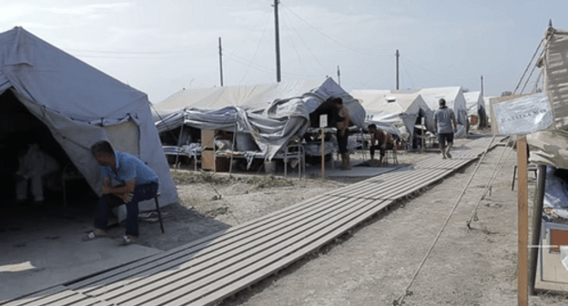 People at the tent camp near the Dagestani village of Kullar. Screenshot of the video by the "Caucasian Knot" People at the tent camp near the Dagestani village of Kullar. Screenshot of the video by the "Caucasian Knot"