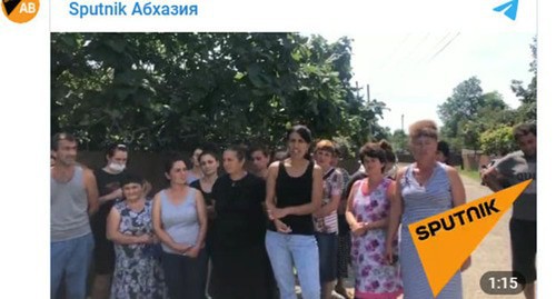 Residents of Abkhazian village demanded to cancel the quarantine regime. Screenshot of the video https://t.me/SputnikAbkhazia/3353 Residents of Abkhazian village demanded to cancel the quarantine regime. Screenshot of the video https://t.me/SputnikAbkhazia/3353