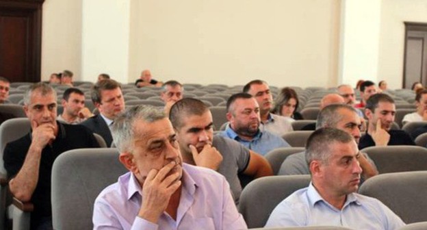 Extraordinary meeting of the Parliament of South Ossetia in connection with the political situation over the death of Inal Djambiev, August 29, 2020. Photo: press service of the Parliament of South Ossetia Extraordinary meeting of the Parliament of South Ossetia in connection with the political situation over the death of Inal Djambiev, August 29, 2020. Photo: press service of the Parliament of South Ossetia