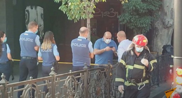 In Tbilisi, one person was killed and three others were injured in an explosion of an oxygen cylinder at the "Dejavu" club, where the repairing works were being carried out. In Tbilisi, one person was killed and three others were injured in an explosion of an oxygen cylinder at the "Dejavu" club, where the repairing works were being carried out.