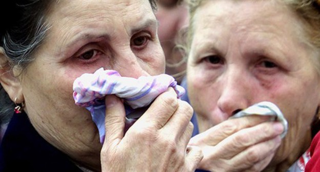 Relatives of the victims of the terror act in Gurianov Street. Photo: REUTERS/Dima Korotayev Relatives of the victims of the terror act in Gurianov Street. Photo: REUTERS/Dima Korotayev