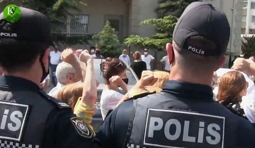 Police officers at a rally in support of Tofig Yagublu. Screenshot of the video by the "Caucasian Knot" https://www.youtube.com/watch?v=PM_Qf7UCckg&feature=emb_logo Police officers at a rally in support of Tofig Yagublu. Screenshot of the video by the "Caucasian Knot" https://www.youtube.com/watch?v=PM_Qf7UCckg&feature=emb_logo
