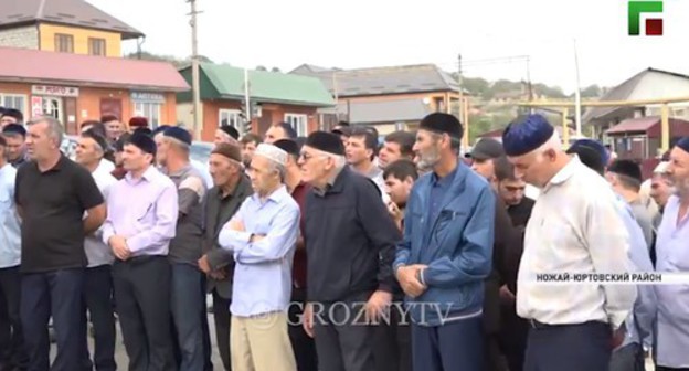 Gathering in the village of Meskety. Screenshot from video posted by ChGTRK 'Grozny' at: https://www.instagram.com/p/CFMQu-4Jk2w/ Gathering in the village of Meskety. Screenshot from video posted by ChGTRK 'Grozny' at: https://www.instagram.com/p/CFMQu-4Jk2w/