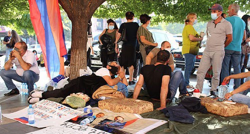Participants of the hunger strike in Yerevan. Photo by Tigran Petrosyan for the "Caucasian Knot" Participants of the hunger strike in Yerevan. Photo by Tigran Petrosyan for the "Caucasian Knot"
