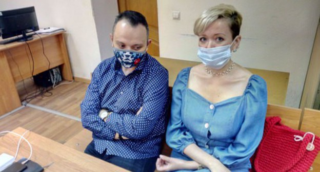 Anastasia Shevchenko and her advocate Sergei Badamshin. Photo by Konstantin Volgin for the "Caucasian Knot" Anastasia Shevchenko and her advocate Sergei Badamshin. Photo by Konstantin Volgin for the "Caucasian Knot"