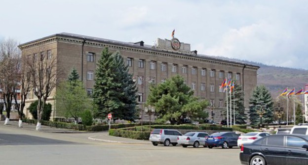 Residence of the President of Nagorno-Karabakh in Stepanakert. Photo by Alvard Grigoryan for the Caucasian Knot Residence of the President of Nagorno-Karabakh in Stepanakert. Photo by Alvard Grigoryan for the Caucasian Knot