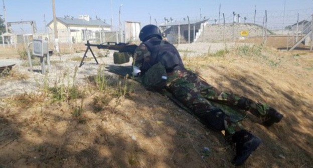 Law enforcer. Photo: NAC press service, http://nac.gov.ru/antiterroristicheskie-ucheniya/operativnym-shtabom-v-respublike-kalmykiya-7.html#&gid=1&pid=4 Law enforcer. Photo: NAC press service, http://nac.gov.ru/antiterroristicheskie-ucheniya/operativnym-shtabom-v-respublike-kalmykiya-7.html#&gid=1&pid=4