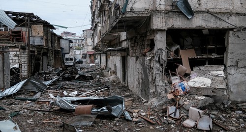 Consequences of shelling in Stepanakert on October 5, 2020. Photo: Areg Balayan/ArmGov/PAN Photo/Reuters Consequences of shelling in Stepanakert on October 5, 2020. Photo: Areg Balayan/ArmGov/PAN Photo/Reuters