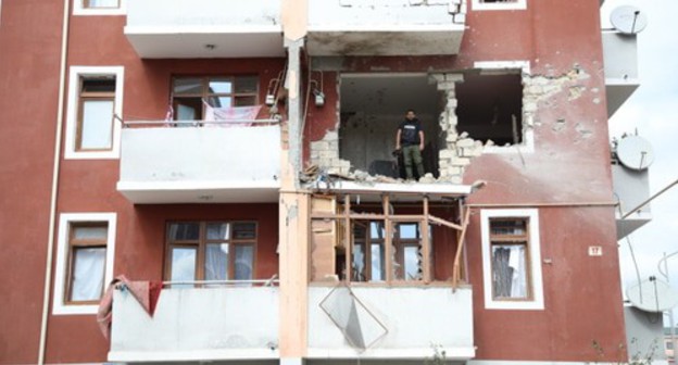 A house damaged during a shelling attack in the Terter District of Azerbaijan. Photo by Aziz Karimov for the "Caucasian Knot" A house damaged during a shelling attack in the Terter District of Azerbaijan. Photo by Aziz Karimov for the "Caucasian Knot"
