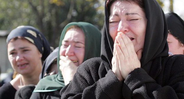 Relatives of victims of terror attack on Nalchik, October 2005. Photo: REUTERS/Viktor Korotayev Relatives of victims of terror attack on Nalchik, October 2005. Photo: REUTERS/Viktor Korotayev