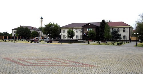 Naurskaya village. Photo: press service of the Administration of Naursky Municipal District, https://ru.wikipedia.org/wiki/Наурский_район#/media/Файл:Площадь_станицы_Наурской_на_которой_расположена_Администрация_Наурского_муниципального_района.jpg Naurskaya village. Photo: press service of the Administration of Naursky Municipal District, https://ru.wikipedia.org/wiki/Наурский_район#/media/Файл:Площадь_станицы_Наурской_на_которой_расположена_Администрация_Наурского_муниципального_района.jpg