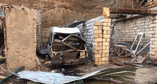 Consequences of a shelling attack in Stepanakert. Photo by Alvard Grigoryan for the "Caucasian Knot" Consequences of a shelling attack in Stepanakert. Photo by Alvard Grigoryan for the "Caucasian Knot"
