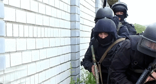 Law enforcers. Photo: http://nac.gov.ru/obuchenie-zhurnalistov/v-ryazanskoy-oblasti-proshli-zanyatiya-na-uchebno.html Law enforcers. Photo: http://nac.gov.ru/obuchenie-zhurnalistov/v-ryazanskoy-oblasti-proshli-zanyatiya-na-uchebno.html