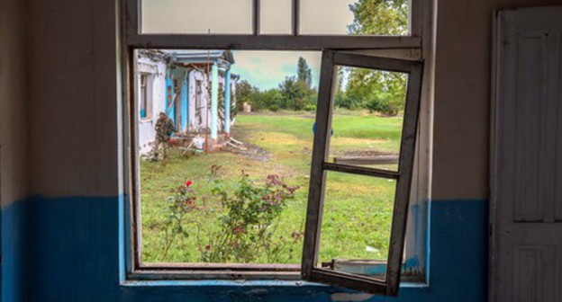 View from a window of a house in Terter, destroyed by artillery shelling, October 5, 2020. Photo by Aziz Karimov for the Caucasian Knot View from a window of a house in Terter, destroyed by artillery shelling, October 5, 2020. Photo by Aziz Karimov for the Caucasian Knot