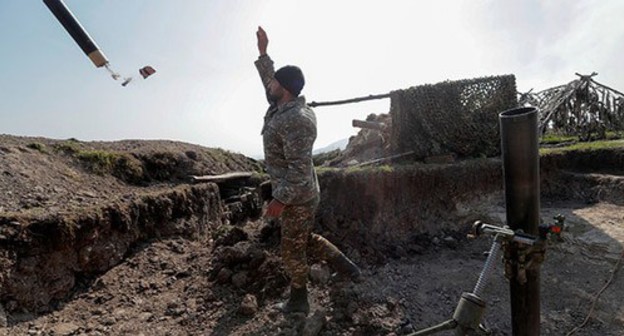 At the contact line in Nagorno-Karabakh. Photo: REUTERS/Stringer At the contact line in Nagorno-Karabakh. Photo: REUTERS/Stringer