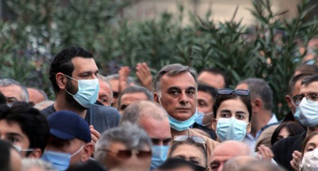 Supporters of opposition parties at a protest action against the parliamentary election outcome in Georgia, November 1, 2020. Photo Inna Kukudjanova for the "Caucasian Knot" Supporters of opposition parties at a protest action against the parliamentary election outcome in Georgia, November 1, 2020. Photo Inna Kukudjanova for the "Caucasian Knot"