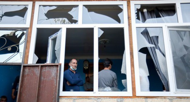 A house damaged by shelling. October 27, 2020. Photo by Aziz Karimov for the "Caucasian Knot" A house damaged by shelling. October 27, 2020. Photo by Aziz Karimov for the "Caucasian Knot"