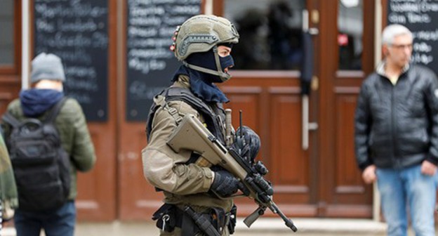 Law enforcers at the attack site in Vienna. November 5, 2020. Photo: REUTERS/Leonhard Foeger Law enforcers at the attack site in Vienna. November 5, 2020. Photo: REUTERS/Leonhard Foeger