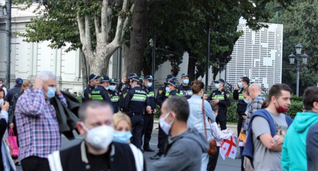 Demonstrators demanding to hold early parliamentary elections in Tbilisi. Photo by Inna Kukudjanova for the "Caucasian Knot" Demonstrators demanding to hold early parliamentary elections in Tbilisi. Photo by Inna Kukudjanova for the "Caucasian Knot"