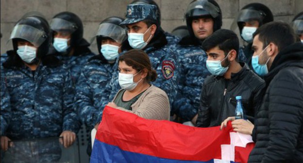 Rally participants, Yerevan, November 11, 2020. Photo: Vahram Baghdasaryan/Photolure via REUTERS Rally participants, Yerevan, November 11, 2020. Photo: Vahram Baghdasaryan/Photolure via REUTERS