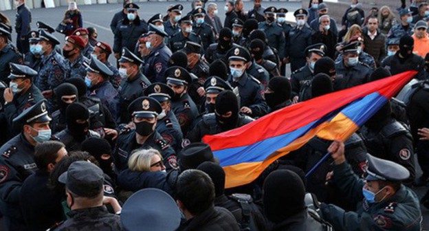 Policemen detain participants of the protest rally in Yerevan, November 12, 2020. Photo: Stepan Poghosyan/Photolure via REUTERS Policemen detain participants of the protest rally in Yerevan, November 12, 2020. Photo: Stepan Poghosyan/Photolure via REUTERS