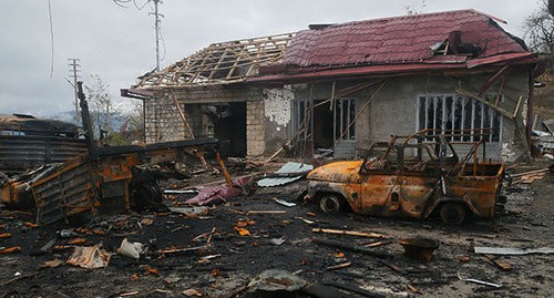 Burned out cars and damaged building in the outskirts of Shushi, Nagorno-Karabakh, November 13, 2020. Photo: REUTERS/Stringer Burned out cars and damaged building in the outskirts of Shushi, Nagorno-Karabakh, November 13, 2020. Photo: REUTERS/Stringer