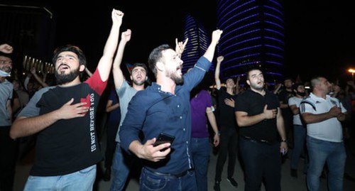 A spontaneous rally in support of the Azerbaijani army in Baku, July 14, 2020. Photo by Aziz Karimov for the "Caucasian Knot" A spontaneous rally in support of the Azerbaijani army in Baku, July 14, 2020. Photo by Aziz Karimov for the "Caucasian Knot"