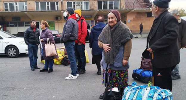Migrants from Nagorno-Karabakh at the Kilikia bus station in Yerevan. November 20, 2020. Photo by Armine Martirosyan for the "Caucasian Knot" Migrants from Nagorno-Karabakh at the Kilikia bus station in Yerevan. November 20, 2020. Photo by Armine Martirosyan for the "Caucasian Knot"