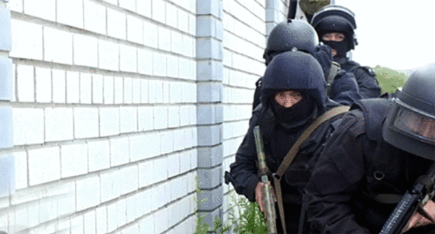 Special forces agents. Photo: http://nac.gov.ru/obuchenie-zhurnalistov/v-ryazanskoy-oblasti-proshli-zanyatiya-na-uchebno.html Special forces agents. Photo: http://nac.gov.ru/obuchenie-zhurnalistov/v-ryazanskoy-oblasti-proshli-zanyatiya-na-uchebno.html