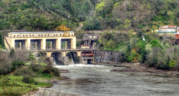 HPP on the Rioni River. Photo courtesy of Roberto Strauss, https://commons.wikimedia.org/w/index.php?curid=34705045 HPP on the Rioni River. Photo courtesy of Roberto Strauss, https://commons.wikimedia.org/w/index.php?curid=34705045