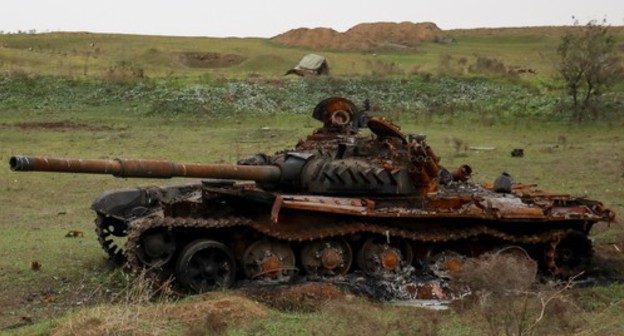 Destroyed tank near Fizuli, November 18, 2020. Photo by Aziz Karimov for the Caucasian Knot Destroyed tank near Fizuli, November 18, 2020. Photo by Aziz Karimov for the Caucasian Knot