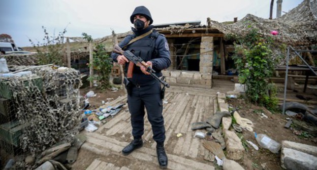 Azerbaijani law enforcer in Nagorno-Karabakh, November 18, 2020. Photo by Aziz Karimov for the Caucasian Knot Azerbaijani law enforcer in Nagorno-Karabakh, November 18, 2020. Photo by Aziz Karimov for the Caucasian Knot