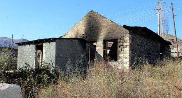 Burned-out house in Karvachar, November 16, 2020. Photo by Armine Martirosyan for the Caucasian Knot Burned-out house in Karvachar, November 16, 2020. Photo by Armine Martirosyan for the Caucasian Knot