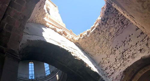 Rockets hit the church of Kazanchetsots Surb Amenaprkich in Shushi twice during shelling on October 7, 2020. Photo by Alvard Grigoryan for the Caucasian Knot Rockets hit the church of Kazanchetsots Surb Amenaprkich in Shushi twice during shelling on October 7, 2020. Photo by Alvard Grigoryan for the Caucasian Knot