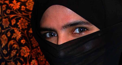 A girl in niqab. Photo by Steve Evans https://commons.wikimedia.org/wiki/File:EFatima_in_UAE_with_niqab.jpg A girl in niqab. Photo by Steve Evans https://commons.wikimedia.org/wiki/File:EFatima_in_UAE_with_niqab.jpg