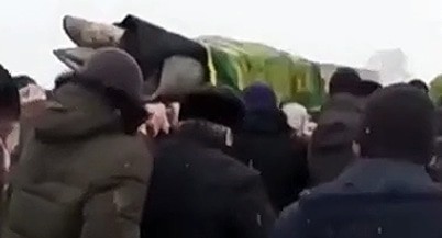 Funeral of Chechen native Abdulak Anzorov. Screenshot: t.me/bazabazon Funeral of Chechen native Abdulak Anzorov. Screenshot: t.me/bazabazon