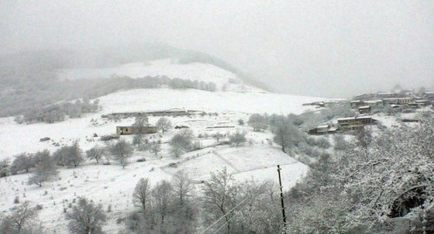 Armenian village of Khin Shen; the Azerbaijani post is at the top of the hill. Photo courtesy of David Simonyan Armenian village of Khin Shen; the Azerbaijani post is at the top of the hill. Photo courtesy of David Simonyan