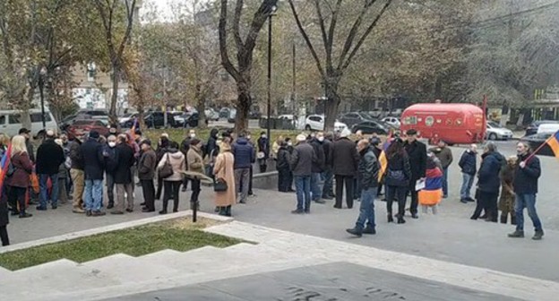 Participants of a protest action in Yerevan, December 14, 2020. Screenshot of the video by "Novosti-Armenia" https://www.youtube.com/watch?v=7LvKHIqBkZA&feature=youtu.be Participants of a protest action in Yerevan, December 14, 2020. Screenshot of the video by "Novosti-Armenia" https://www.youtube.com/watch?v=7LvKHIqBkZA&feature=youtu.be