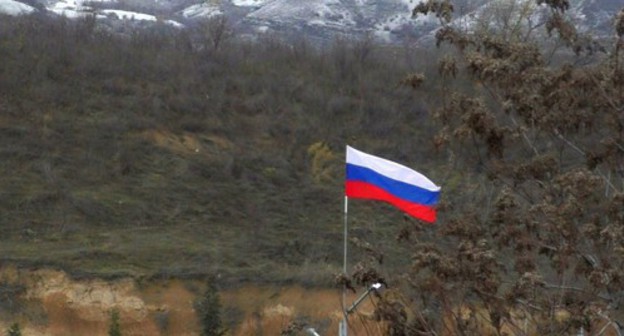 Russian flag in the territory of Nagorno-Karabakh. Photo by David Simonyan for the "Caucasian Knot" Russian flag in the territory of Nagorno-Karabakh. Photo by David Simonyan for the "Caucasian Knot"