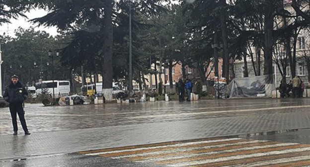 Theatre Square, Tskhinvali, where an endless protest action is being held. December 15, 2020. Photo by Anna Gioyeva for the "Caucasian Knot" Theatre Square, Tskhinvali, where an endless protest action is being held. December 15, 2020. Photo by Anna Gioyeva for the "Caucasian Knot"