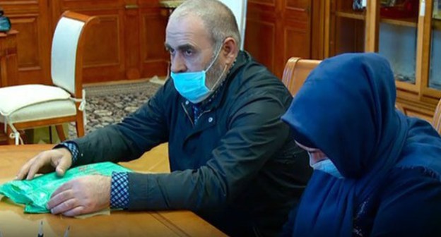 Murtazali and Patimat Gasanguseinov. Screenshot: https://www.instagram.com/p/CJODM7IDaan/ Murtazali and Patimat Gasanguseinov. Screenshot: https://www.instagram.com/p/CJODM7IDaan/