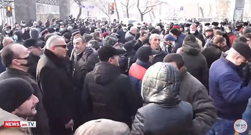 Participants of a protest action in Yerevan. December 28, 2020. Screenshot of the video by News.am https://www.youtube.com/watch?v=zRAZ3IhCUPM&feature=emb_title Participants of a protest action in Yerevan. December 28, 2020. Screenshot of the video by News.am https://www.youtube.com/watch?v=zRAZ3IhCUPM&feature=emb_title