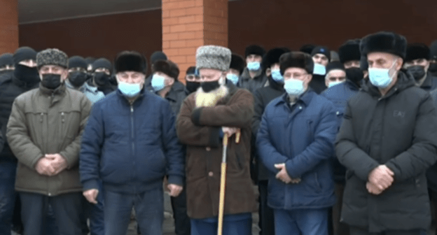 Relatives of the policeman wounded in Grozny have recorded a video appeal to two Ingush teips (family clans). https://www.instagram.com/p/CJf_vheh_Ce/ Relatives of the policeman wounded in Grozny have recorded a video appeal to two Ingush teips (family clans). https://www.instagram.com/p/CJf_vheh_Ce/