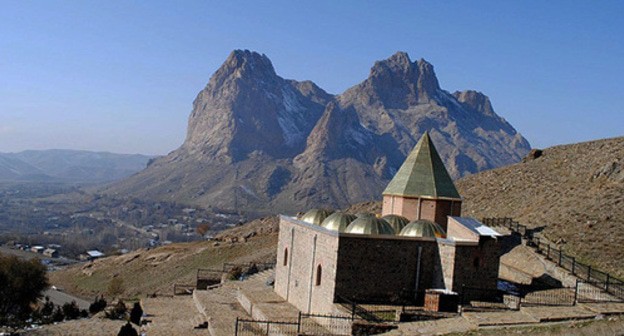 The Nakhichevan Autonomous Republic (Azerbaijan). Photo: User:Sefer azeri from az.wikipedia.org - http://az.wikipedia.org/wiki/Şəkil:Əlincəçay_xanəgahı_Naxçıvan.jpg The Nakhichevan Autonomous Republic (Azerbaijan). Photo: User:Sefer azeri from az.wikipedia.org - http://az.wikipedia.org/wiki/Şəkil:Əlincəçay_xanəgahı_Naxçıvan.jpg